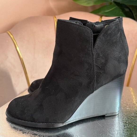 Pre-Loved: SODA Black Suede 3.5" Wedge Ankle Boots [Size 6.5] - Picture 3 of 5